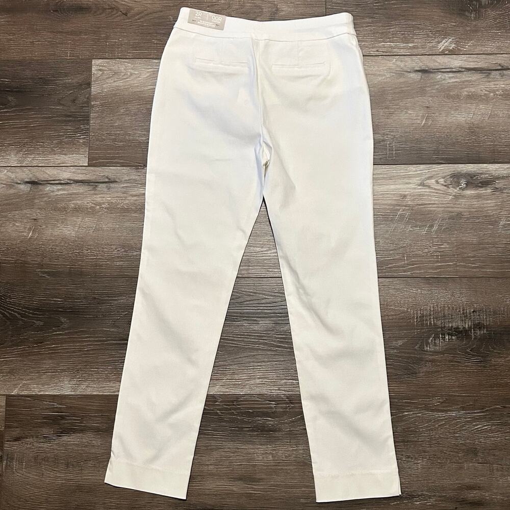 Chico’s NWT So Slimming Brigitte Slim Leg Pants White Women’s Size 0R/2 Regular - Picture 2 of 11